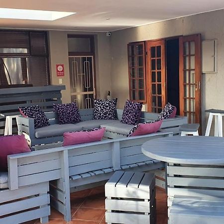 Life Tours & Accommodation Boksburg Eksteriør billede