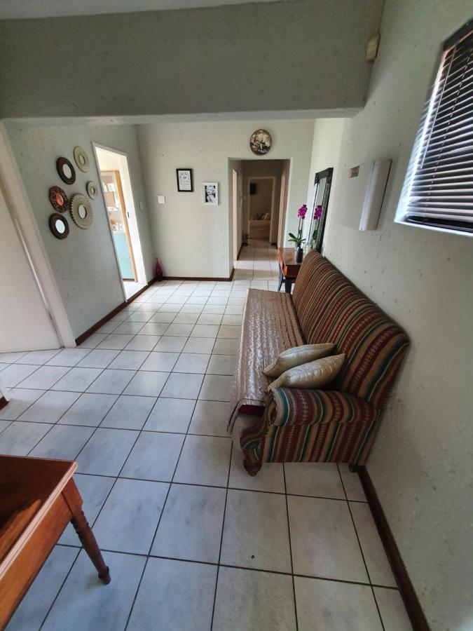 Life Tours & Accommodation Boksburg Eksteriør billede