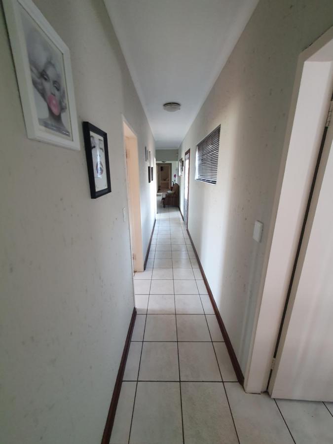 Life Tours & Accommodation Boksburg Eksteriør billede